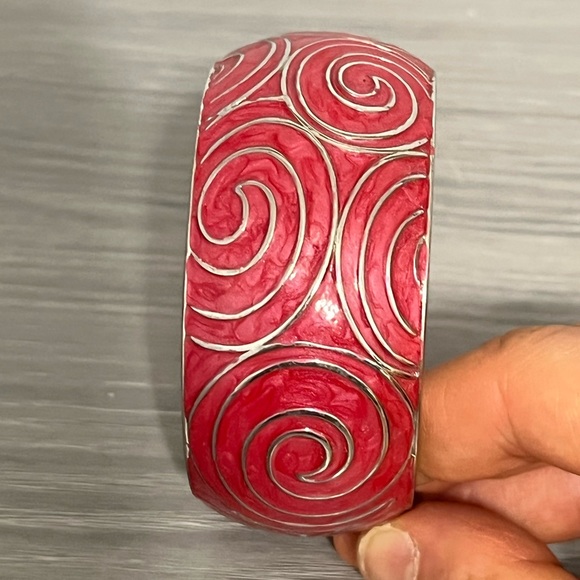 Silver and Pink Enamel Hinged Bangle Bracelet with Swirl Design - Picture 3 of 6